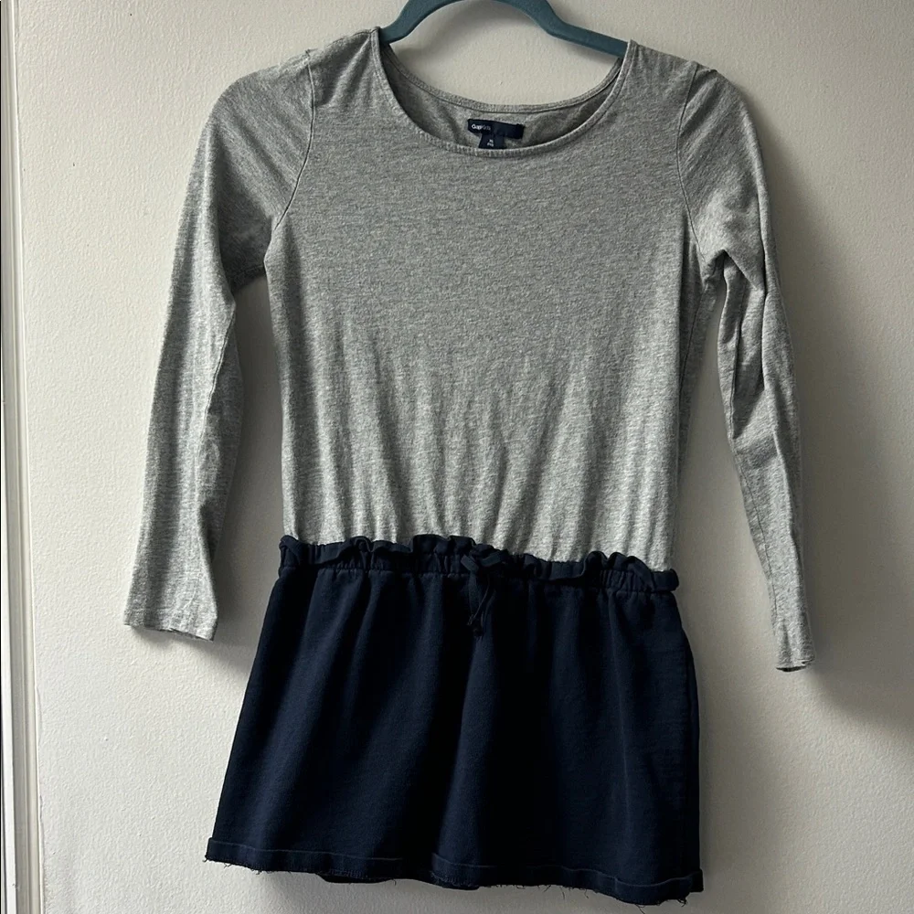 GAP Gray and Navy Long Sleeve Kids Tee